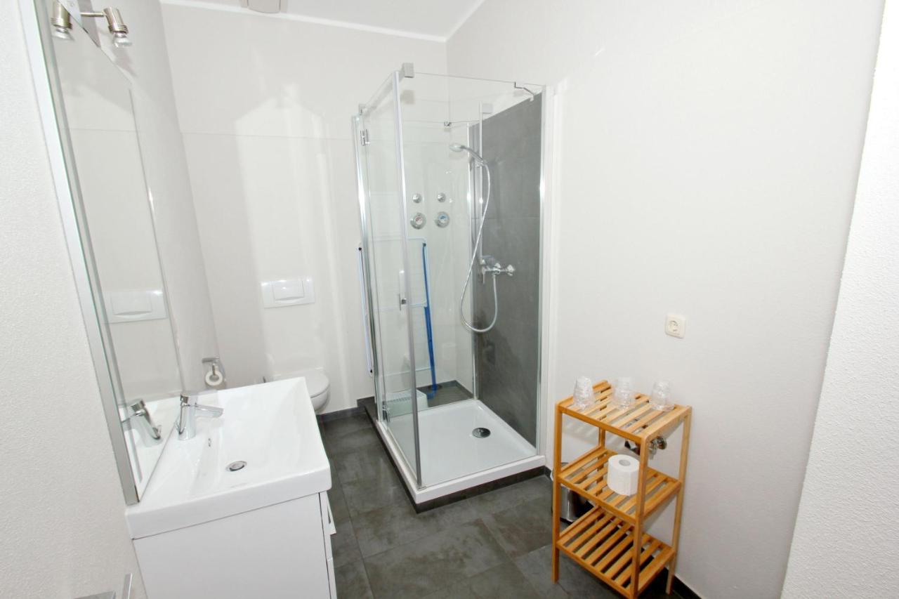 Balkon, Gratis Nutzung Vom Ahoi Erlebnisbad Und Sauna In Sellin - Residenz Strandeck Fewo01 เกอเรน ภายนอก รูปภาพ